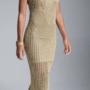NWT Venus Gold metallic crochet Maxi Dress with sewn in slip. Size Large